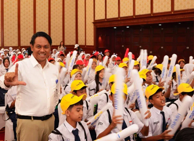 Bank Mandiri Borong Empat Penghargaan OJK, Bukti Komitmen Percepatan Inklusi Keuangan!