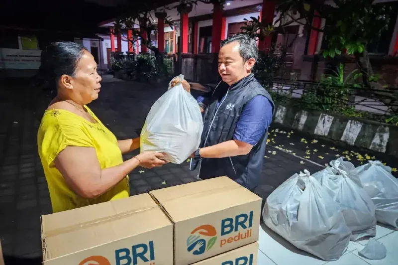 BRI Gerak Cepat! Ratusan Paket Bantuan Disalurkan untuk Korban Banjir Bali-NTT