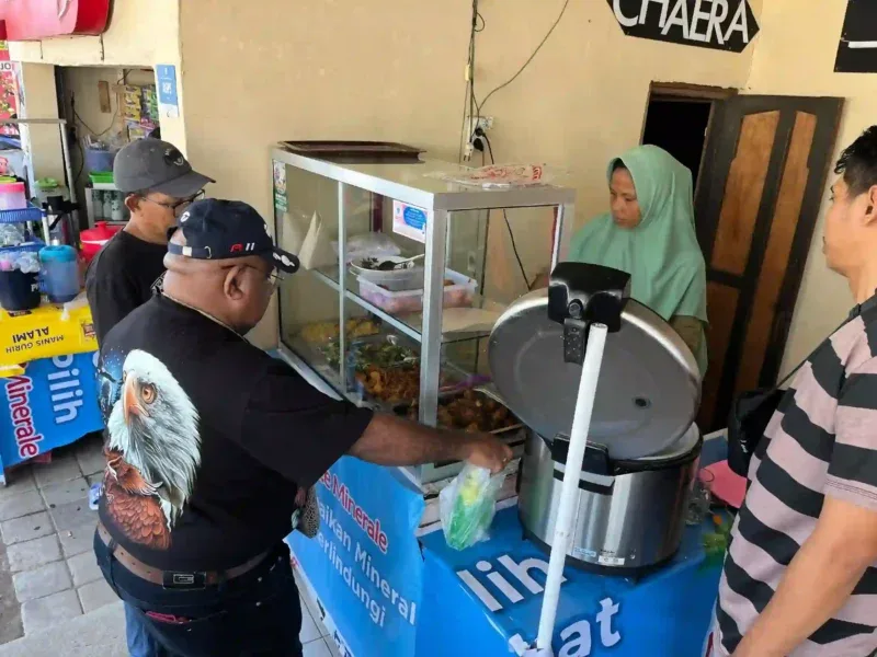 Warung Kecil Ini Raup Untung Besar Saat MotoGP 2025 di Mandalika!