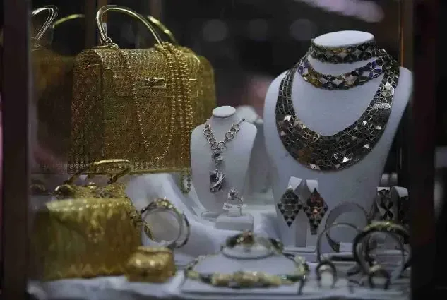 Emas Stagnan! Ini Data AS dan Isyarat The Fed yang Ditunggu Pasar