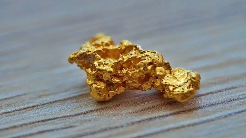 Emas dan Perak Melonjak Gila-gilaan! Ini Dia Rekor Baru yang Bikin Investor Ternganga