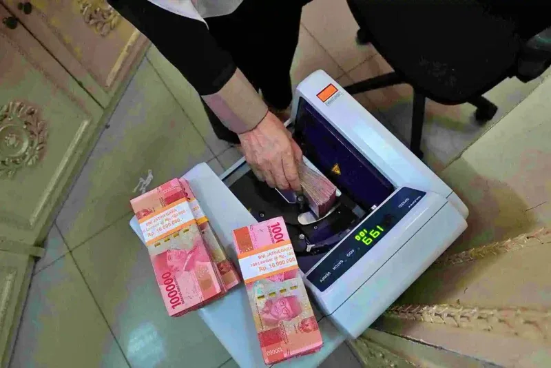 Rupiah Mandek, Benarkah Pertumbuhan Ekonomi RI Hanya Angka Semu?